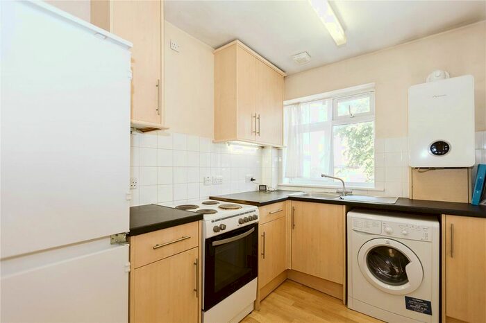 2 Bedroom Flat To Rent In Wellington Hill West, Henleaze, Bristol, BS9