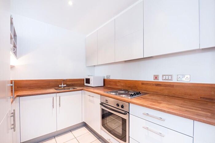 2 Bedroom Apartment To Rent In Myddelton Passage London, EC1R