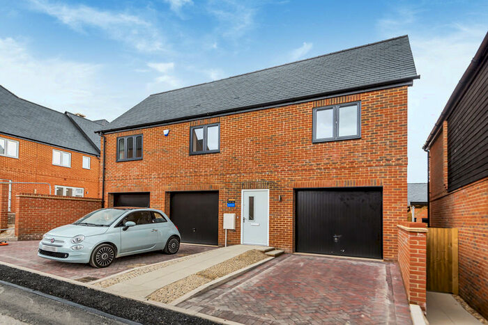 2 Bedroom Apartment To Rent In Granadiers Road, Winchester, SO22