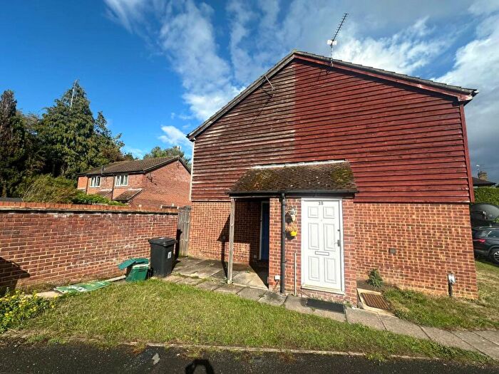 1 Bedroom Terraced House To Rent In Flodden Drive, Calcot, Reading, Berkshire, RG31