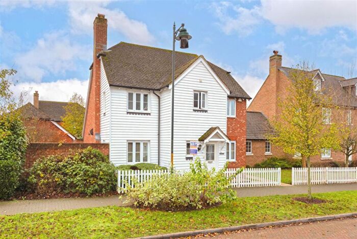 4 Bedroom Detached House For Sale In Beacon Avenue, Kings Hill, ME19