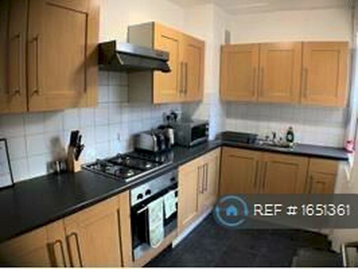 3 Bedroom Flat To Rent In Hanover Road, London, N15