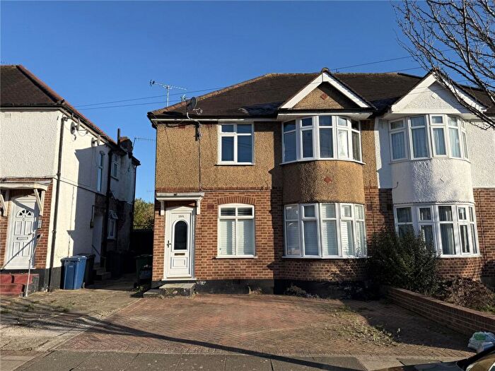 2 Bedroom Maisonette For Sale In Kenerne Drive, Barnet, Herts, EN5