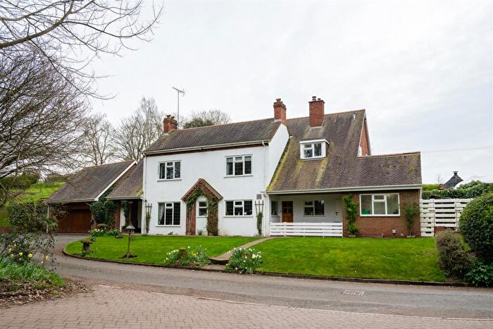 5 Bedroom Detached House For Sale In Yieldingtree, Broome, Stourbridge, DY9