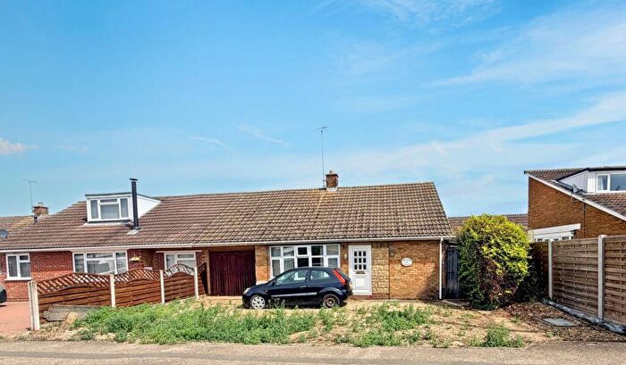 3 Bedroom Bungalow For Sale In School Road, Newborough, Peterborough, Cambridgeshire, PE6