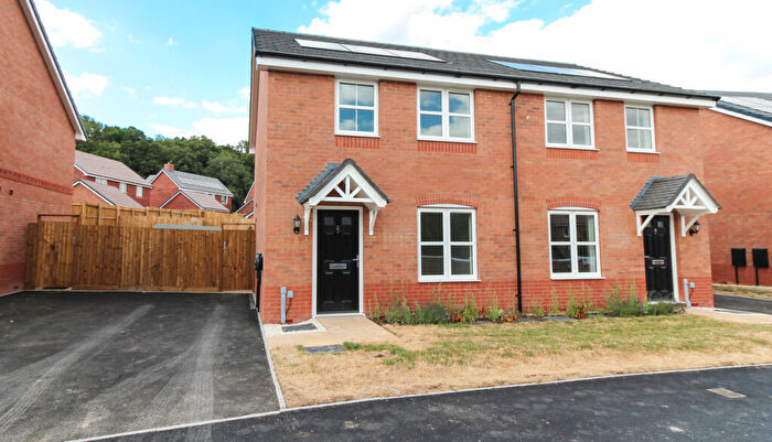 2 Bedroom Semi Detached House For Sale In Eliot Road, Hatton, CV35