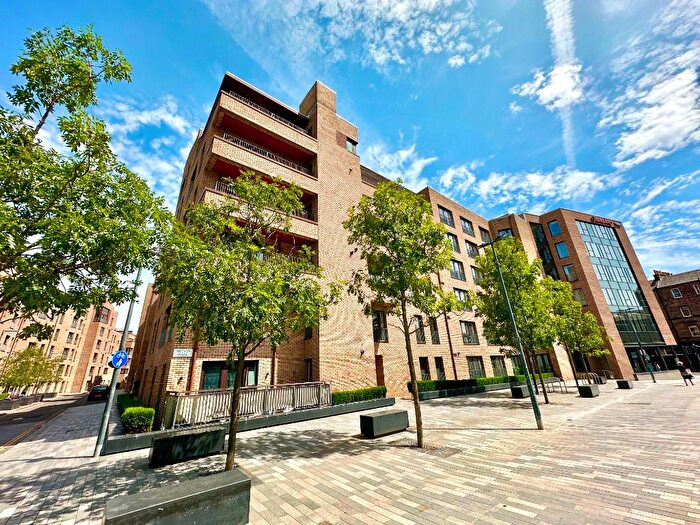 2 Bedroom Flat To Rent In Melvin Walk, Fountainbridge, Edinburgh, EH3