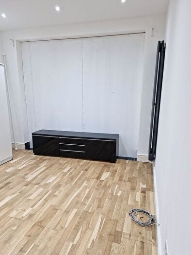 1 Bedroom Semi-Detached House To Rent In Woodmansterne Road, London, SW16