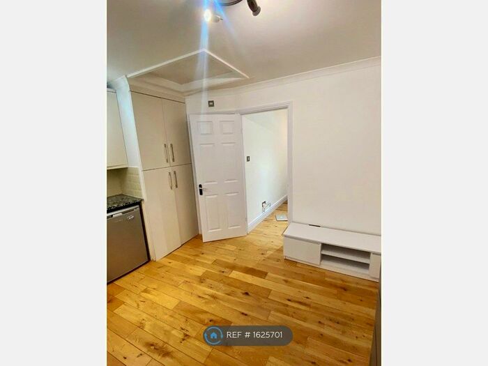 1 Bedroom Flat To Rent In Hermit Road, London, E16