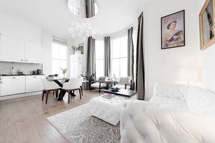 2 Bedroom Flat To Rent In Ladbroke Grove, London, W11