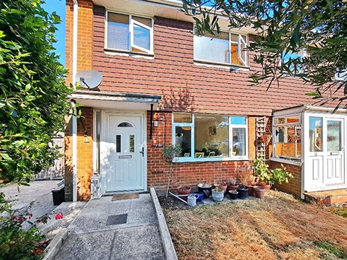 3 Bedroom End Of Terrace House For Sale In Hayward Close, Deal, Kent, CT14