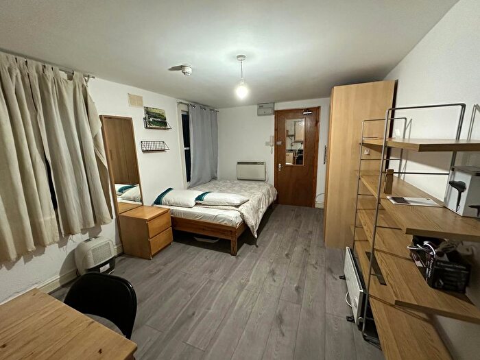 Studio To Rent In Bryantwood Road, London, N7