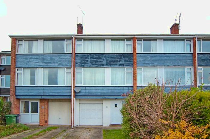 3 Bedroom Town House To Rent In Northover Road, Westbury - On Trym, Bristol, BS9