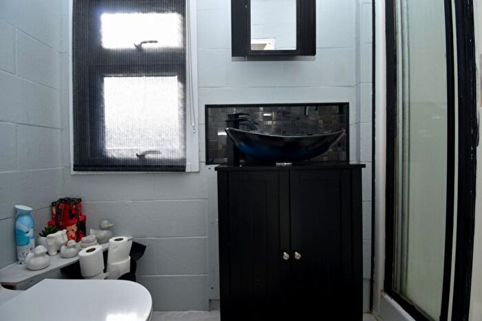 2 Bedroom Houseboat For Sale In Banks End, Wyton, Huntingdon, PE28