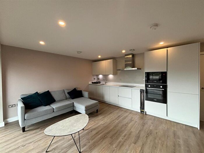 1 Bedroom Apartment To Rent In Ground Floor Apartment, The Glass House, Queens Dock Avenue, Hull, HU1