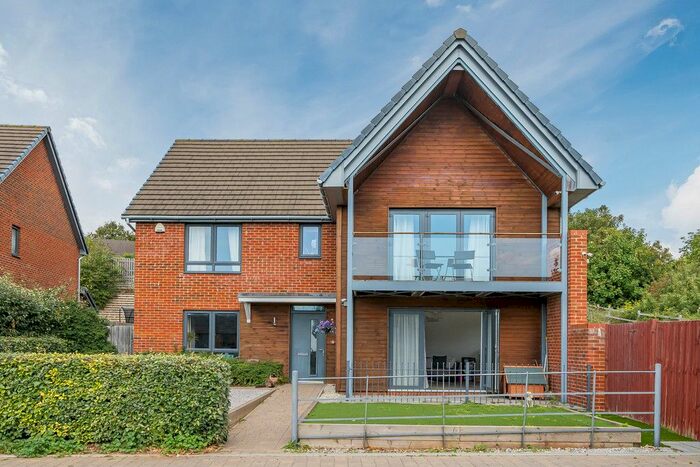 4 Bedroom Detached House To Rent In Portsea View, Bedhampton, Havant, PO9