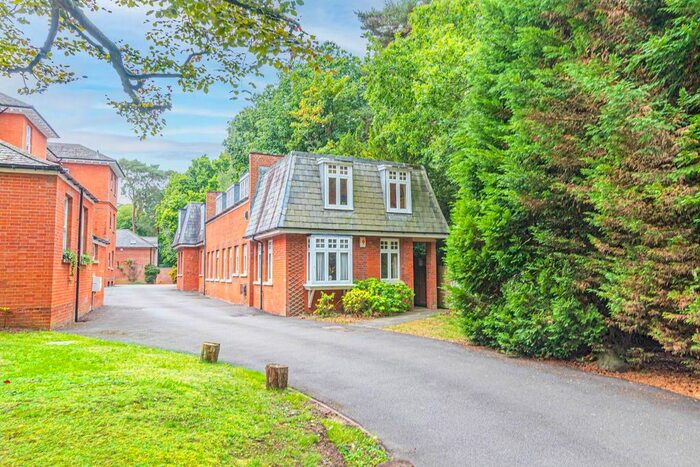 2 Bedroom Flat To Rent In Daneswood, Heath Lane, Woburn Sands, Milton Keynes, MK17