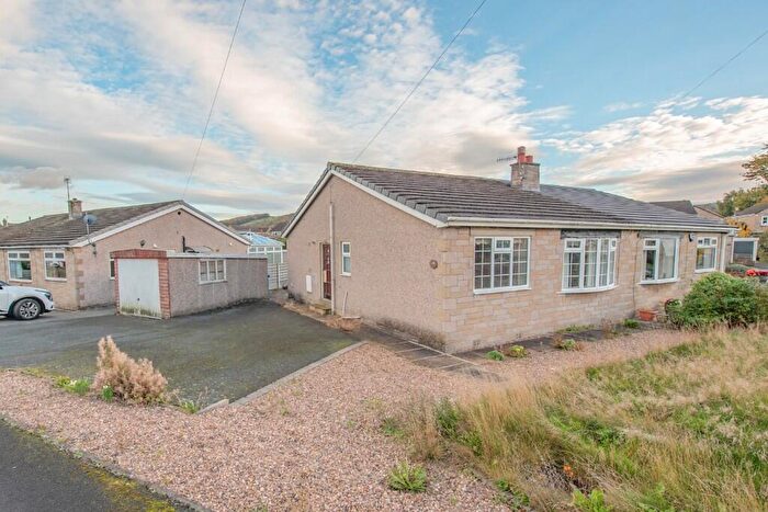2 Bedroom Bungalow For Sale In Aire Crescent, Cross Hills, BD20