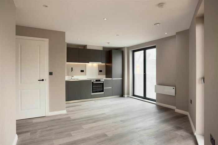 1 Bedroom Flat To Rent In Springwell Gardens, Springwell Road, Leeds, LS12