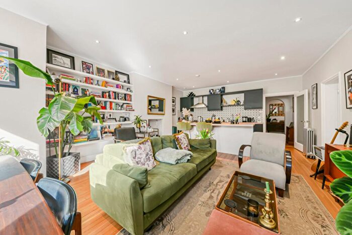 2 Bedroom Flat To Rent In Belsize Park Gardens, Belsize Park, NW3