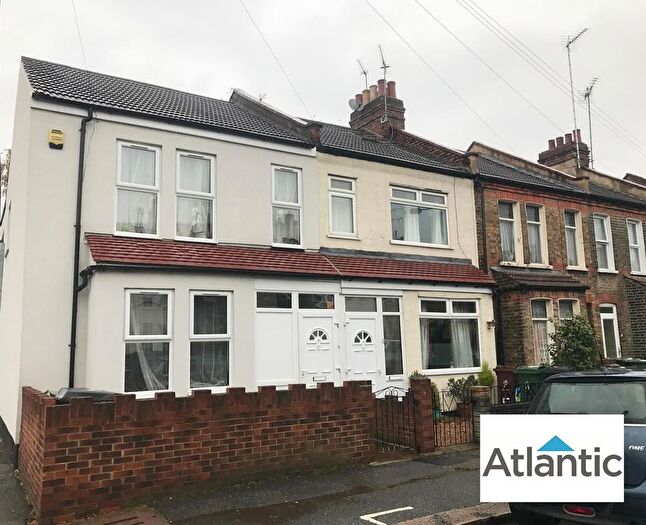 4 Bedroom End Of Terrace House To Rent In Macdonald Road, Walthamstow, E17