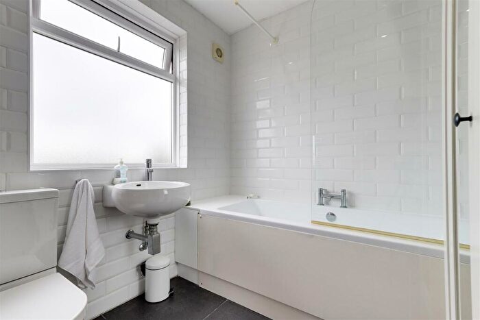 2 Bedroom Semi-Detached House For Sale In Norbett Road, Arnold, Nottinghamshire, NG5