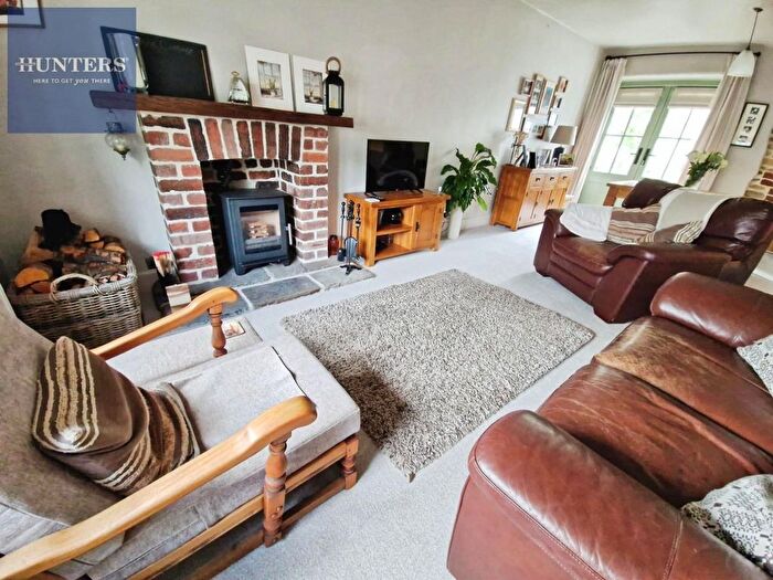 2 Bedroom Cottage For Sale In Treoes, Bridgend, CF35