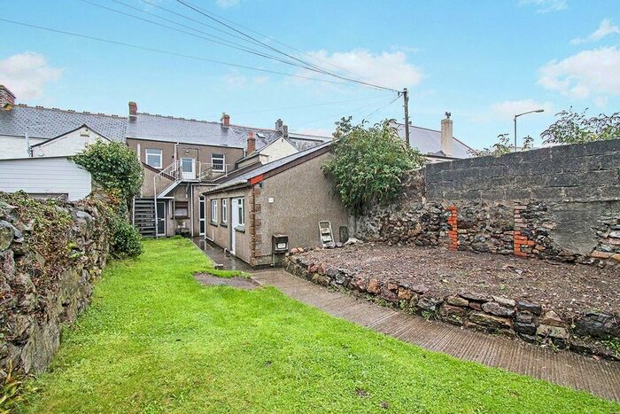 2 Bedroom Flat To Rent In Trelowarren Street, Camborne, Cornwall, TR14