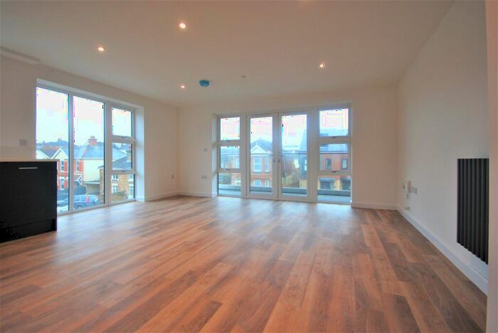 2 Bedroom Flat To Rent In Castle Road, Winton, Bournemouth, BH9