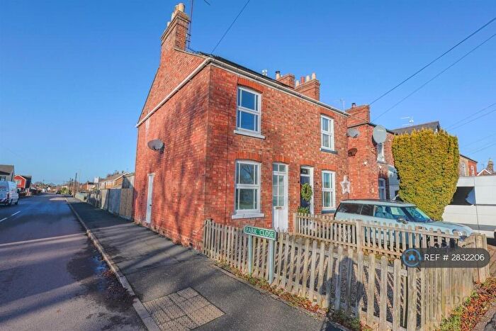 3 Bedroom Semi Detached House To Rent In Park Road, Spalding, PE11