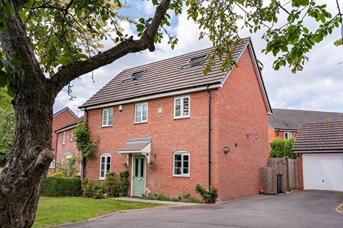 5 Bedroom Detached House For Sale In Tanyard Lane, Alvechurch, B48