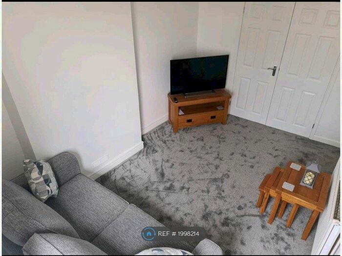 Studio To Rent In Coedcae Place, Pontypool, NP4