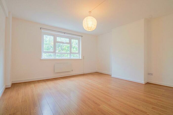 3 Bedroom Flat To Rent In New North Road, London, N1