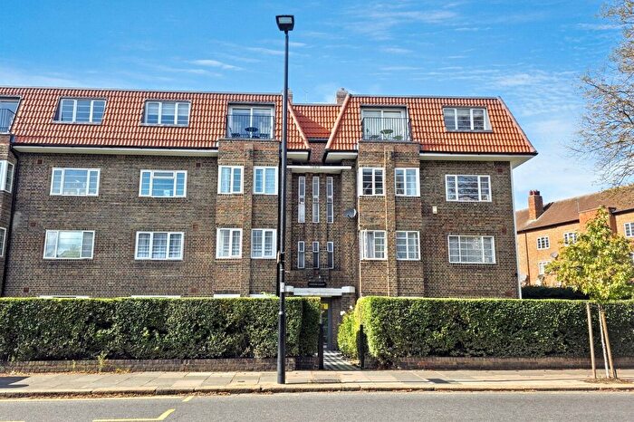 2 Bedroom Flat For Sale In Horn Lane, London, W3