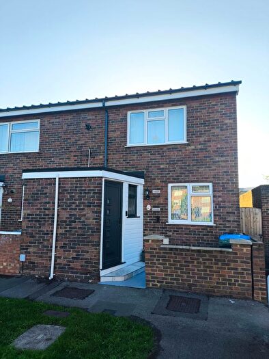 3 Bedroom End Terrace House For Sale In Cowley Avenue, Chertsey, KT16