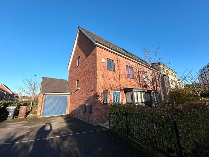 4 Bedroom Semi-Detached House To Rent In Meadow Road, Salford, M7