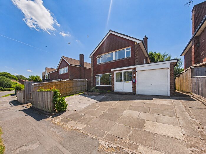 3 Bedroom Detached House For Sale In Hithercroft Road, High Wycombe, Buckinghamshire, HP13