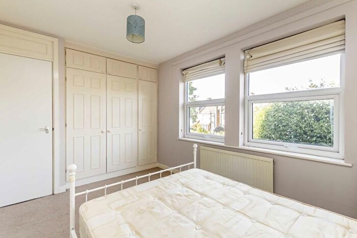 1 Bedroom Flat To Rent In Moring Road, London, SW17