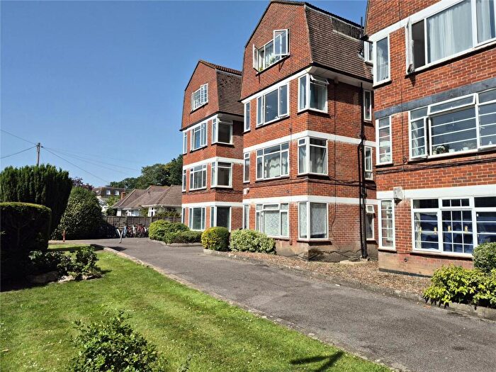 2 Bedroom Apartment For Sale In Vale Road, Bournemouth, Dorset, BH1