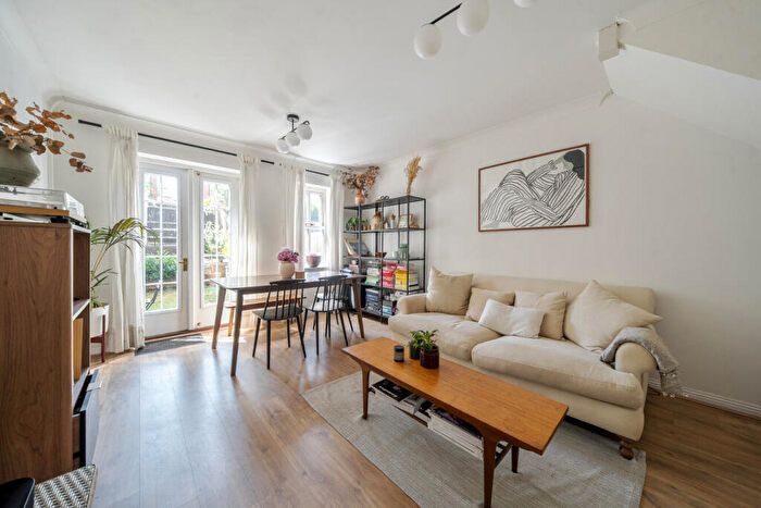 2 Bedroom House For Sale In Lullingstone Lane, Hither Green, London, SE13