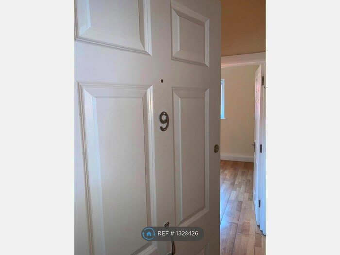 3 Bedroom Flat To Rent In High Street North, Dunstable, LU6