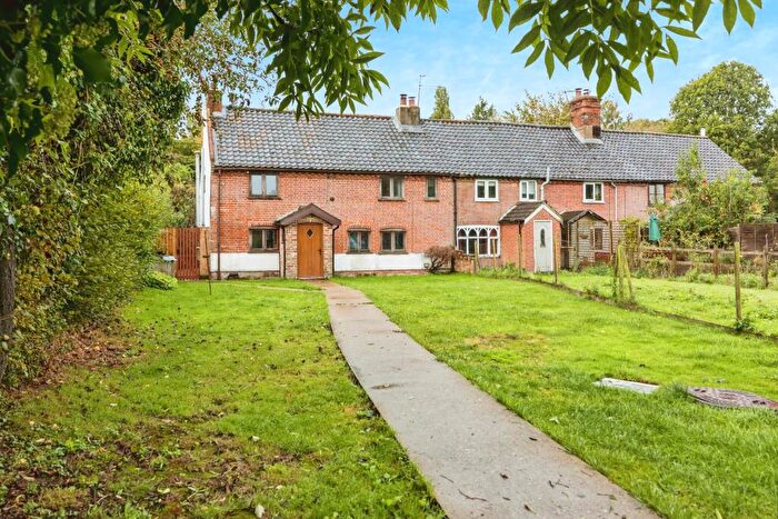 4 Bedroom End Of Terrace House For Sale In Great Common Road, Beccles, Suffolk, NR34