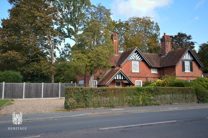 3 Bedroom Semi-Detached House To Rent In Coggeshall Road, Braintree, CM7