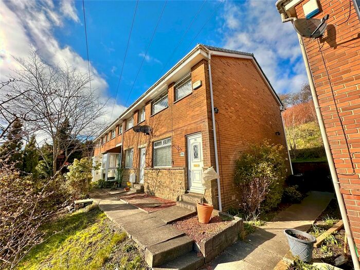 2 Bedroom Terraced House To Rent In New Hey Road, Huddersfield, West Yorkshire, Uk, HD3