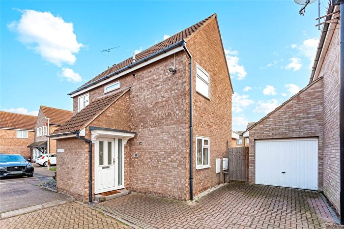 3 Bedroom Semi Detached House For Sale In Colne Close, South Woodham Ferrers, Chelmsford, Essex, CM3