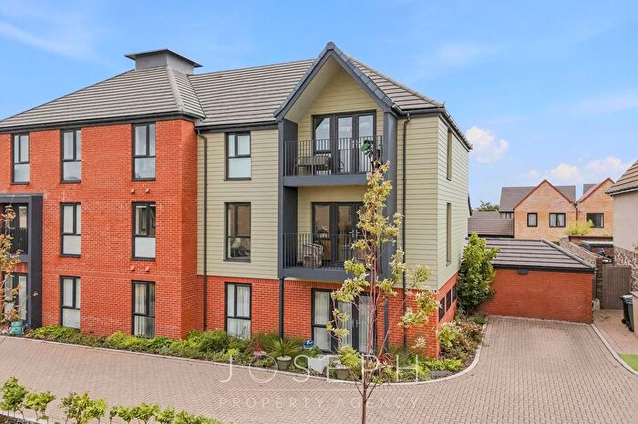 2 Bedroom Flat For Sale In Holmhill Drive, Orchard Court Holmhill Drive, IP11