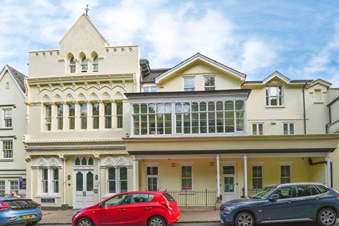 2 Bedroom Flat For Sale In Wells Road, Malvern, WR14