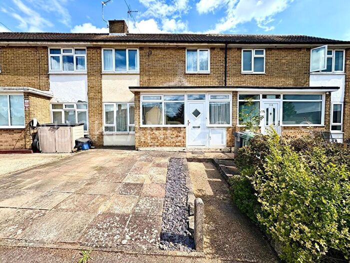 3 Bedroom Terraced House For Sale In Chace Avenue, Potters Bar, EN6