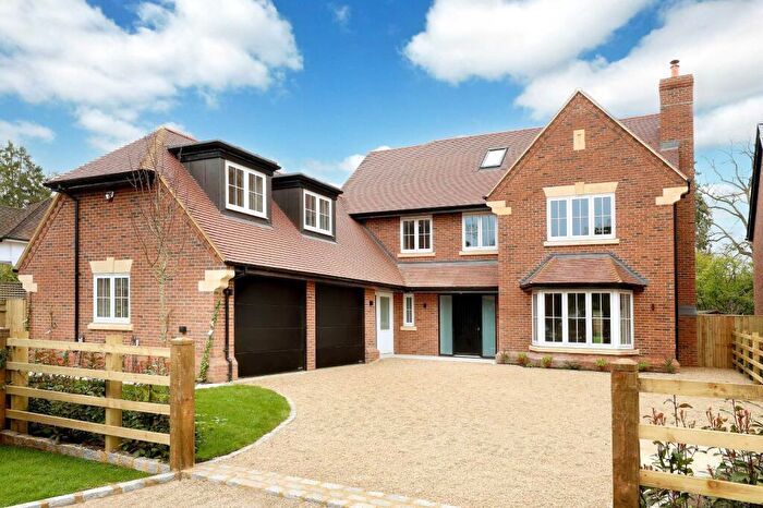 5 Bedroom Detached House For Sale In Newlands Drive, Maidenhead, Berkshire, SL6