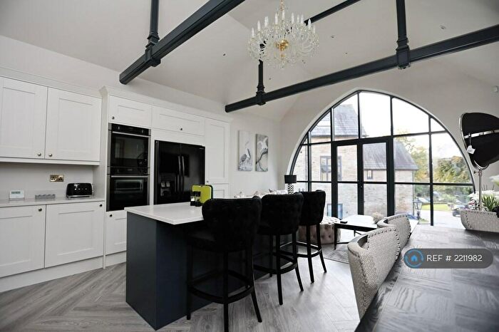 2 Bedroom Flat To Rent In Tapton Elms Coach House, Sheffield, S10